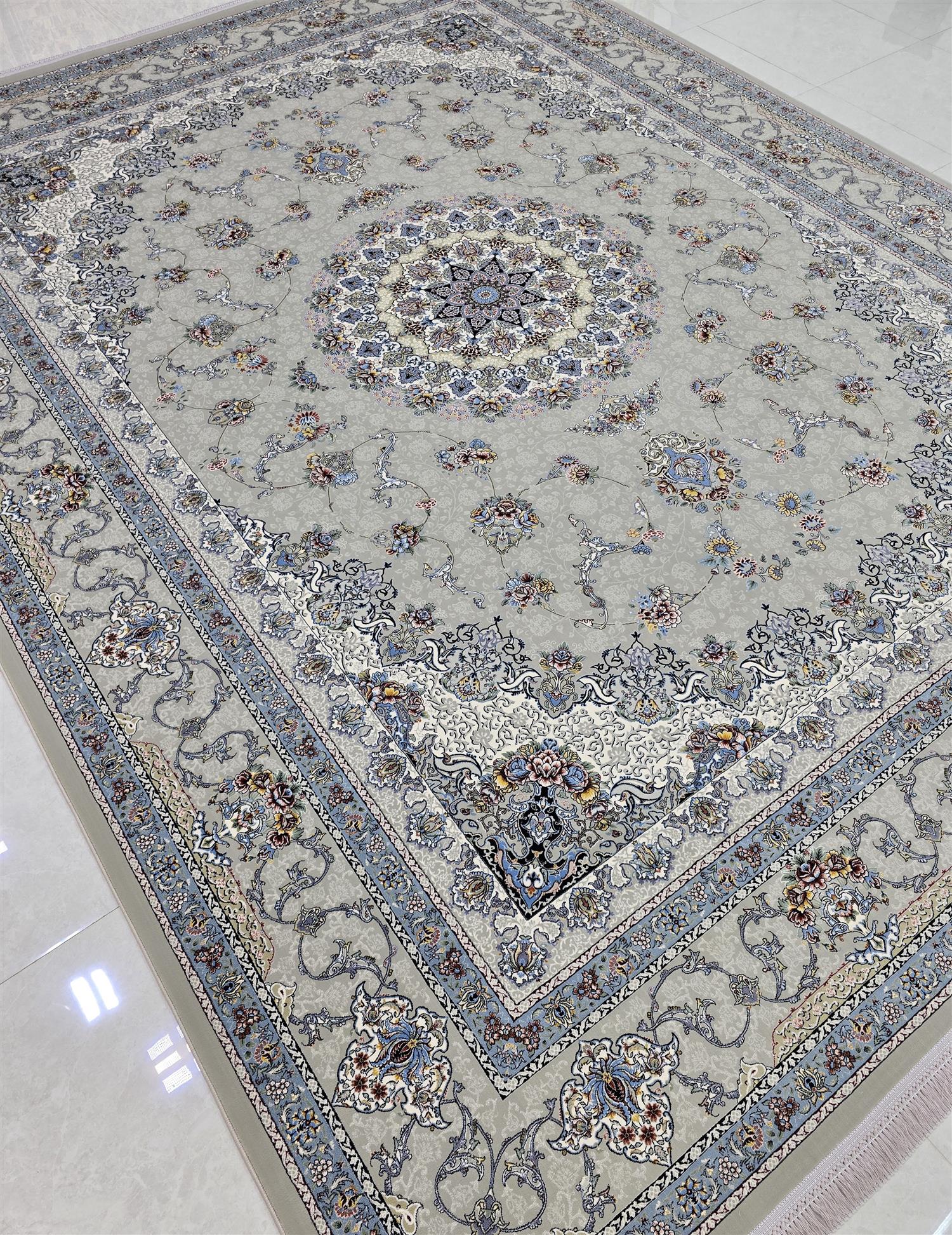 همایون نقره ای 