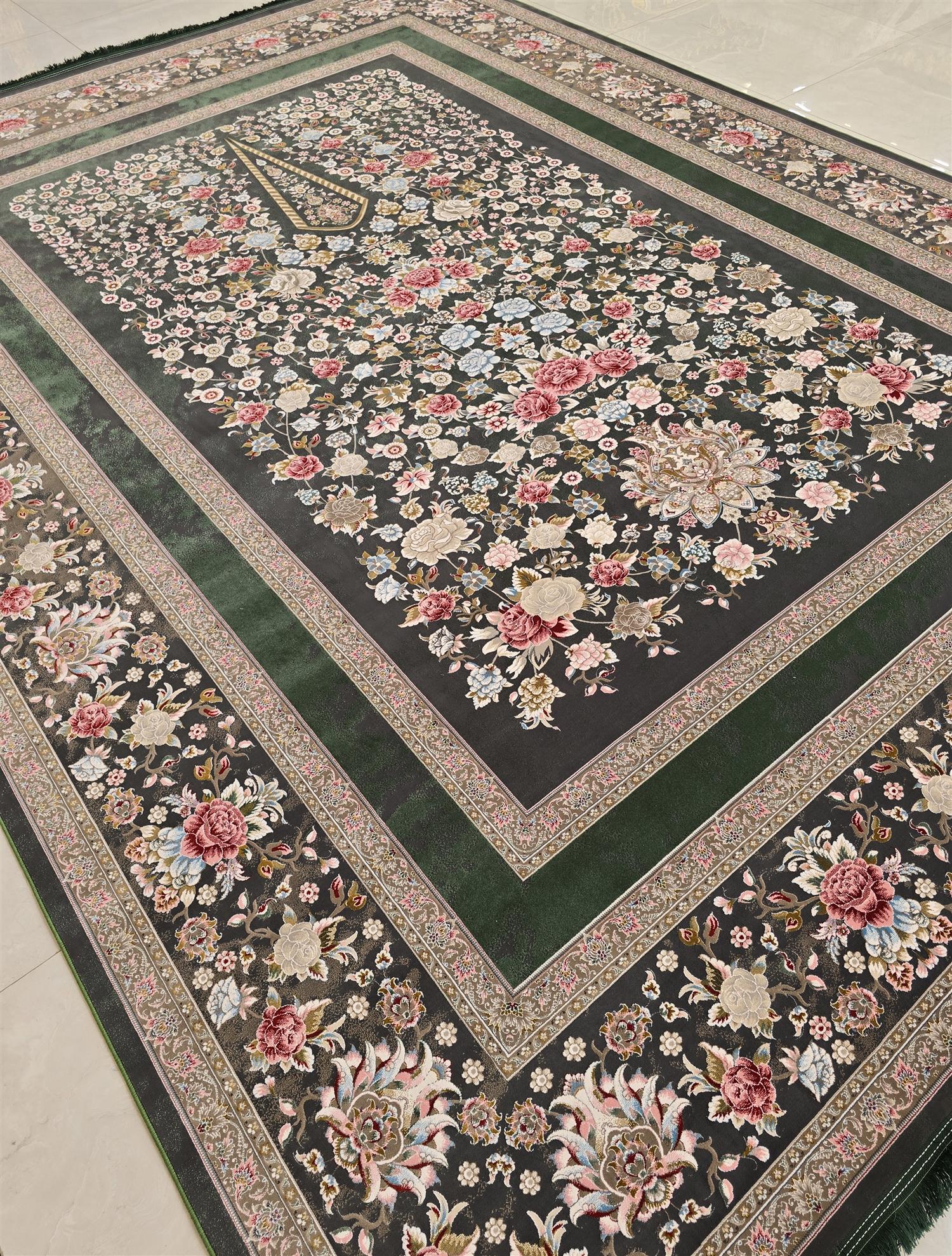 باغ گل سبز  برجسته