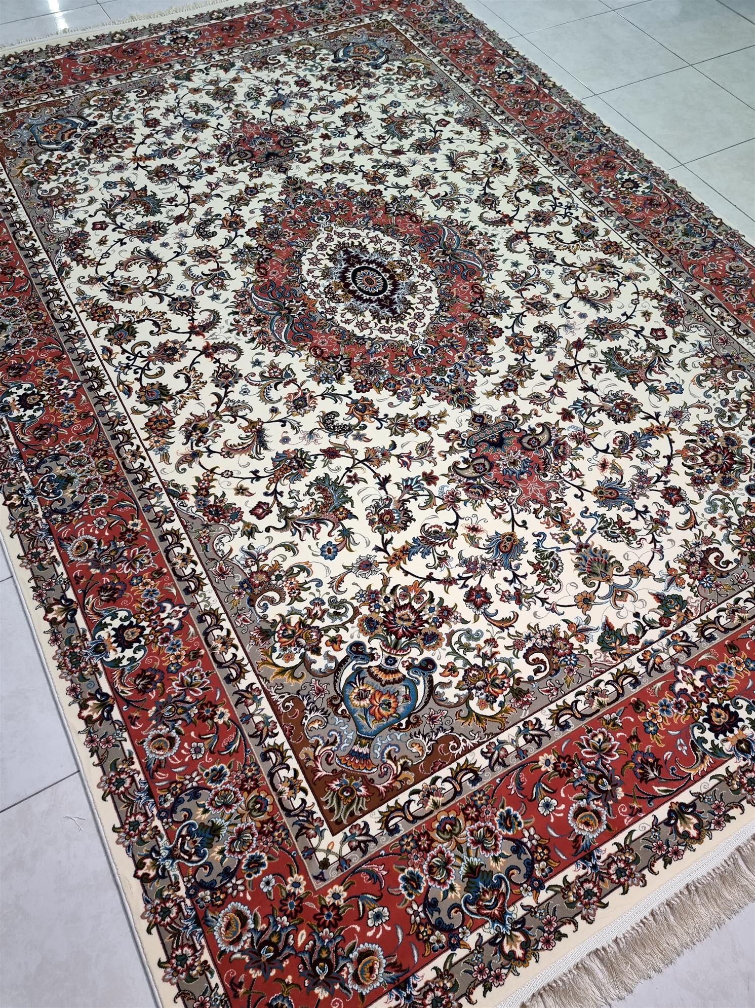 گل اذین کرم حاشیه گلبهی